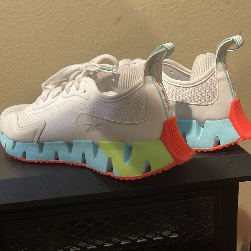 Reebok Zig Dynamica Sneaker White 8.5 Medium width
